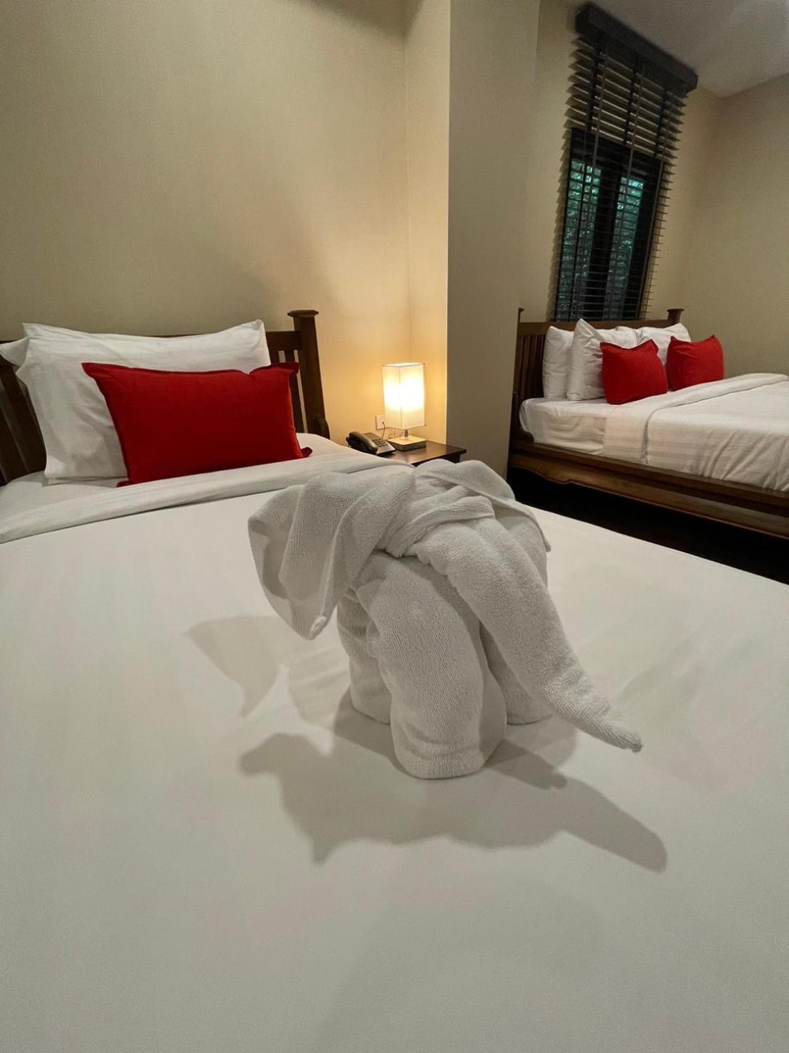 Yotaka Boutique Hotel Bangkok Exteriör bild