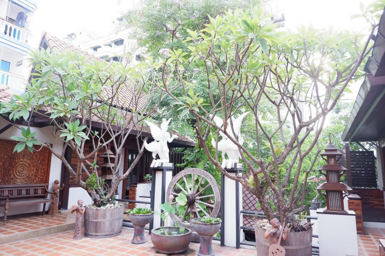 Yotaka Boutique Hotel Bangkok Exteriör bild