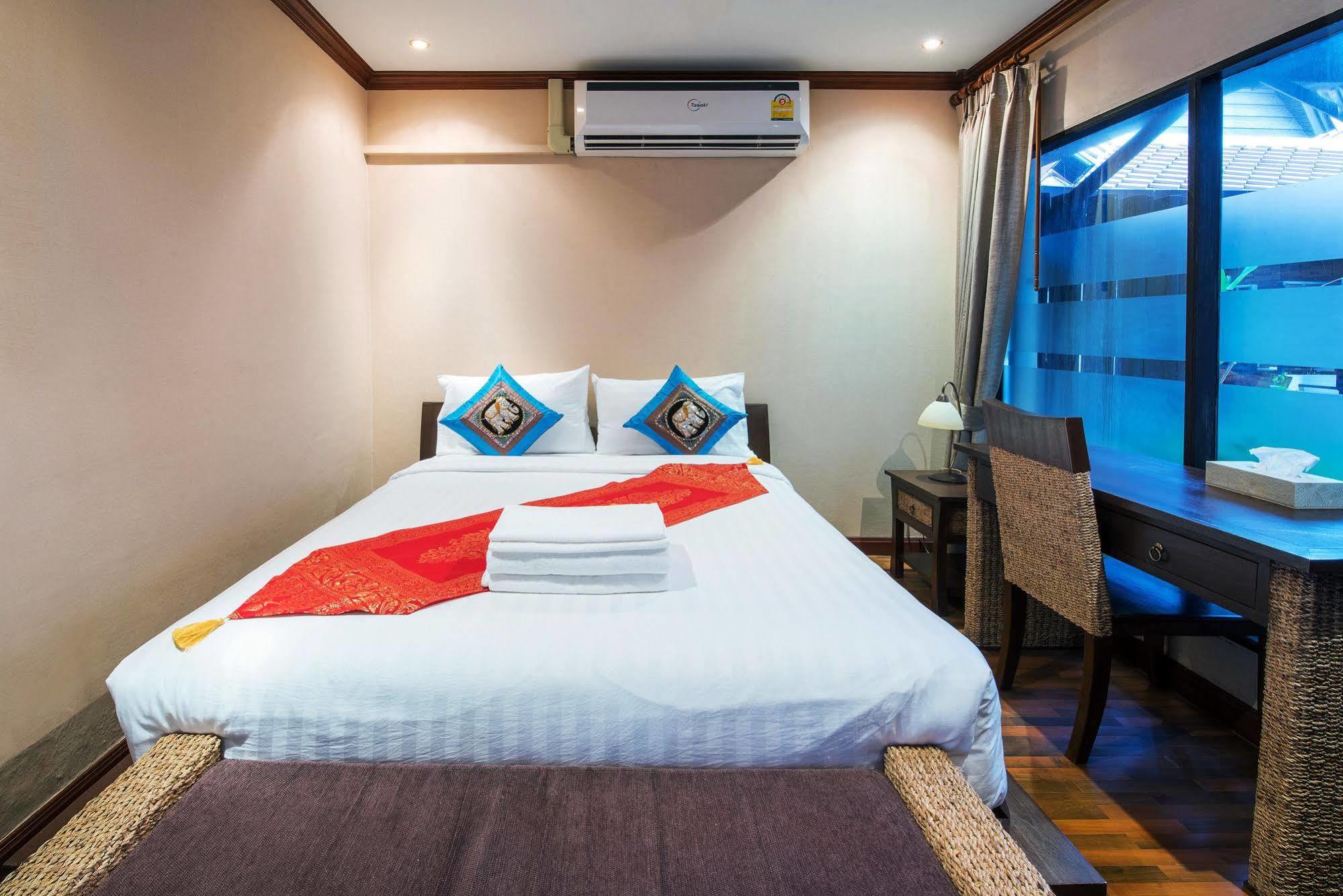 Yotaka Boutique Hotel Bangkok Exteriör bild