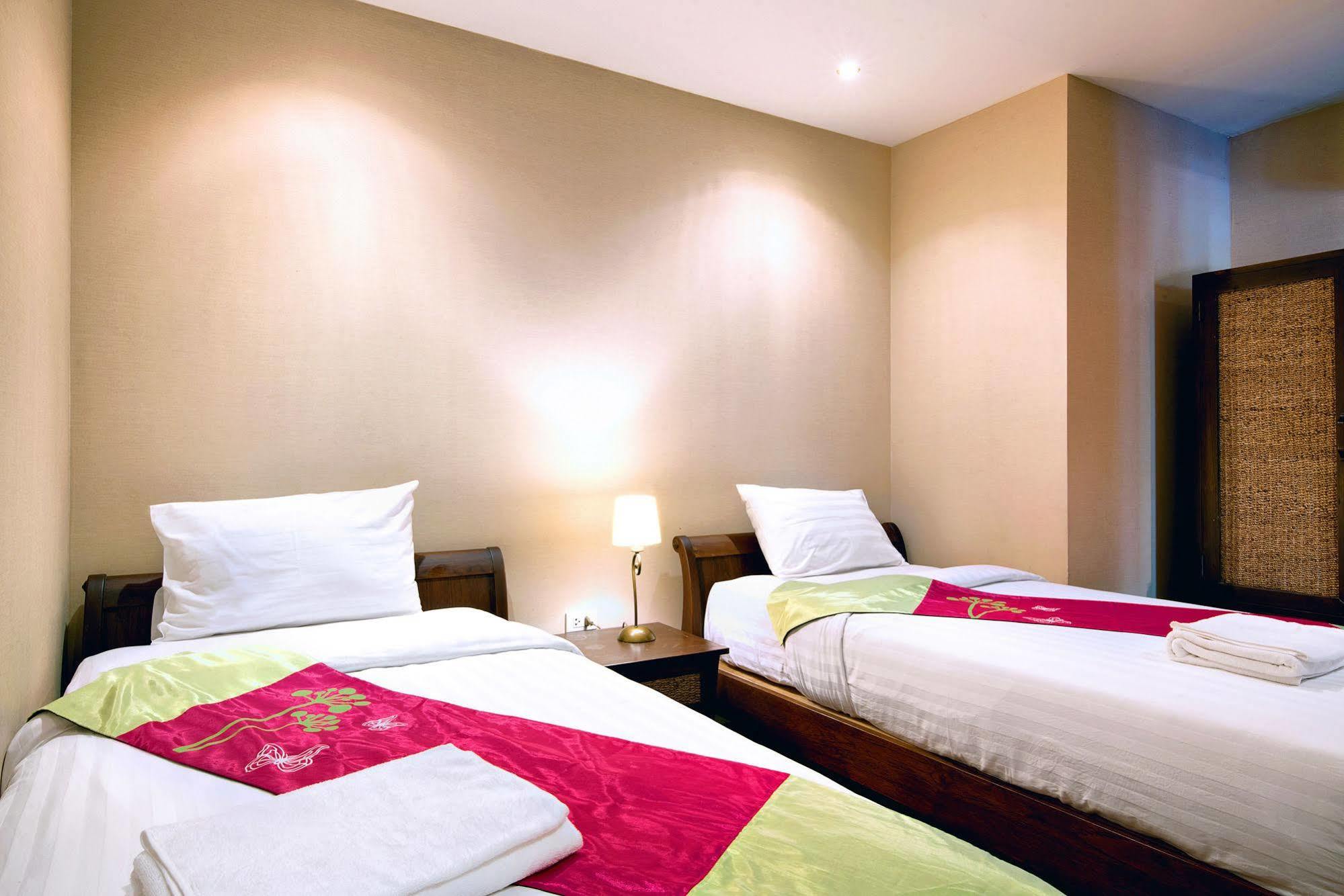 Yotaka Boutique Hotel Bangkok Exteriör bild