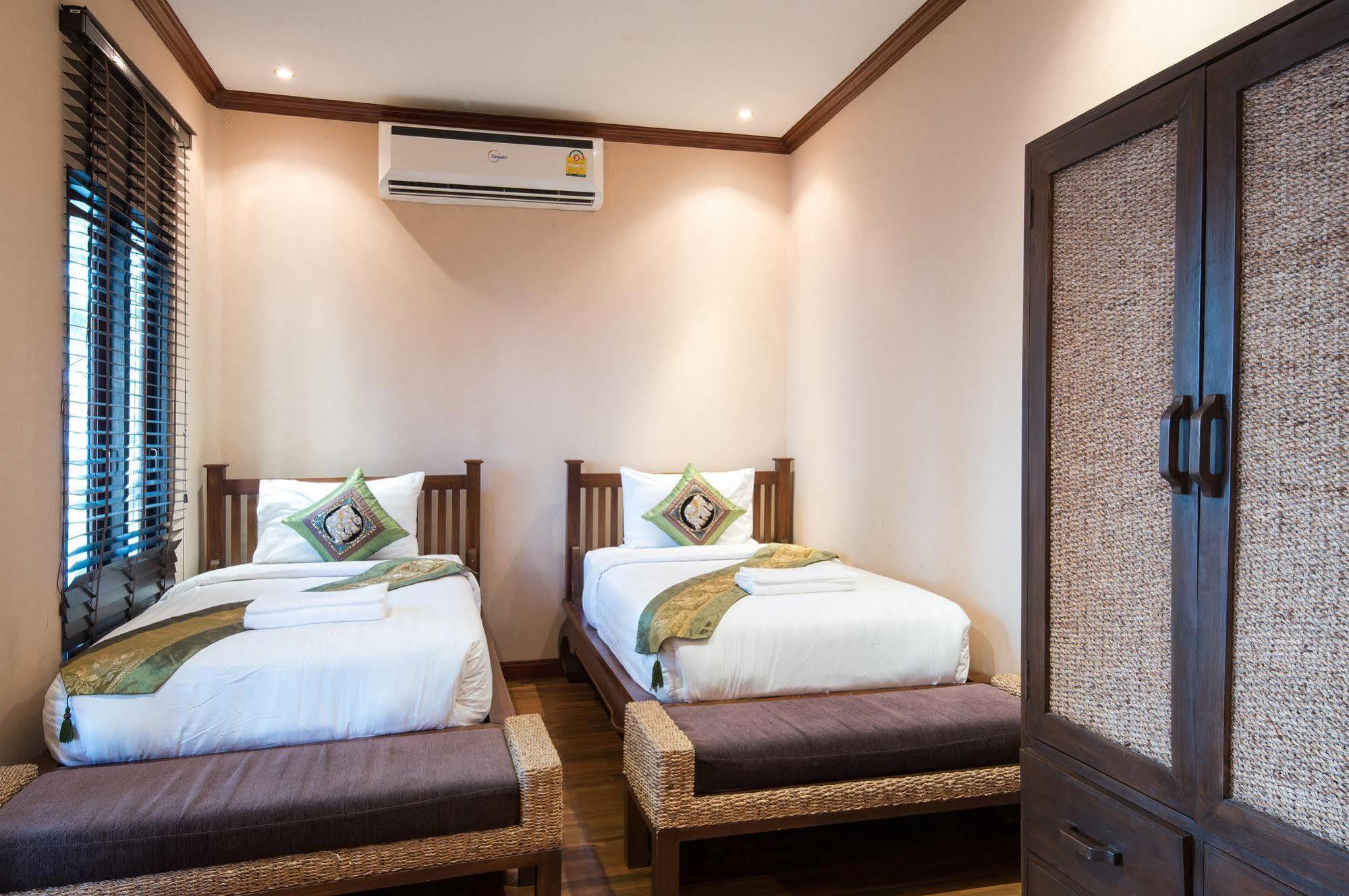 Yotaka Boutique Hotel Bangkok Exteriör bild